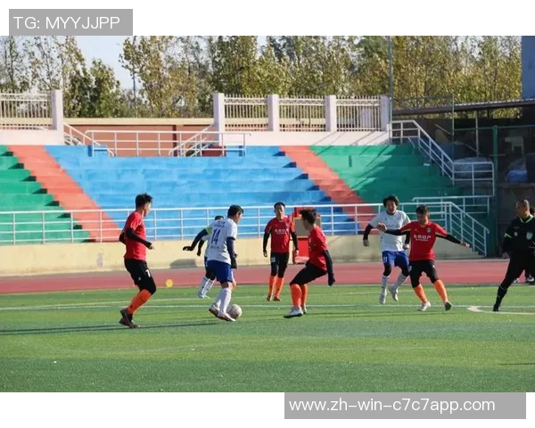 足球校友的荣耀与梦想：从校园到职业赛场的奋斗历程与心路历程